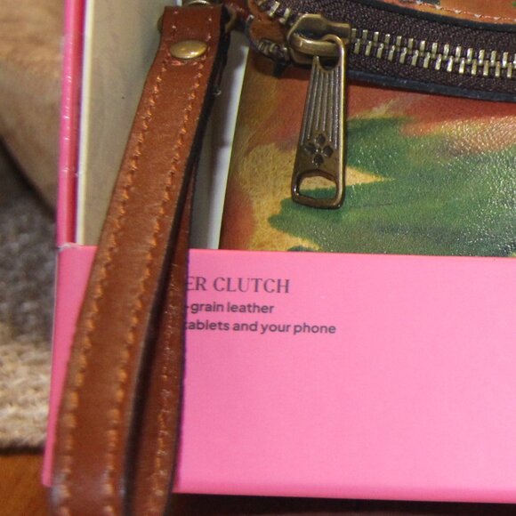 NWT Patricia Nash Watercolor Butterflies Clutch wristlet handbags. PRETTY,CLASSY - Picture 3 of 12